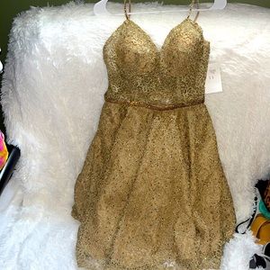 NWT! SZ 4 GOLD PROM DRESS EVENT DANCE DATE NIGHT GIRLS GRADUATION WEDDING SEQUIN